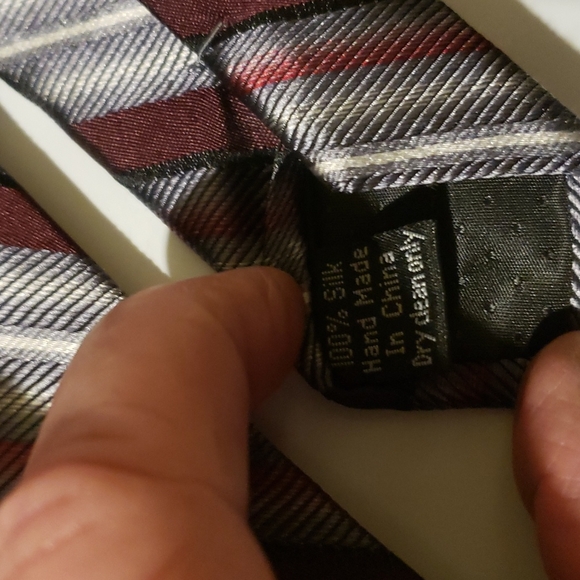 Platinum designs pure silk tie - Picture 2 of 3